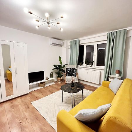 Lola'S Apartament Close To City Center ブカレスト エクステリア 写真